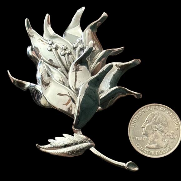 Vintage Roget Silver Tone Large Flower Statement Brooch Pin - Picture 1 of 6